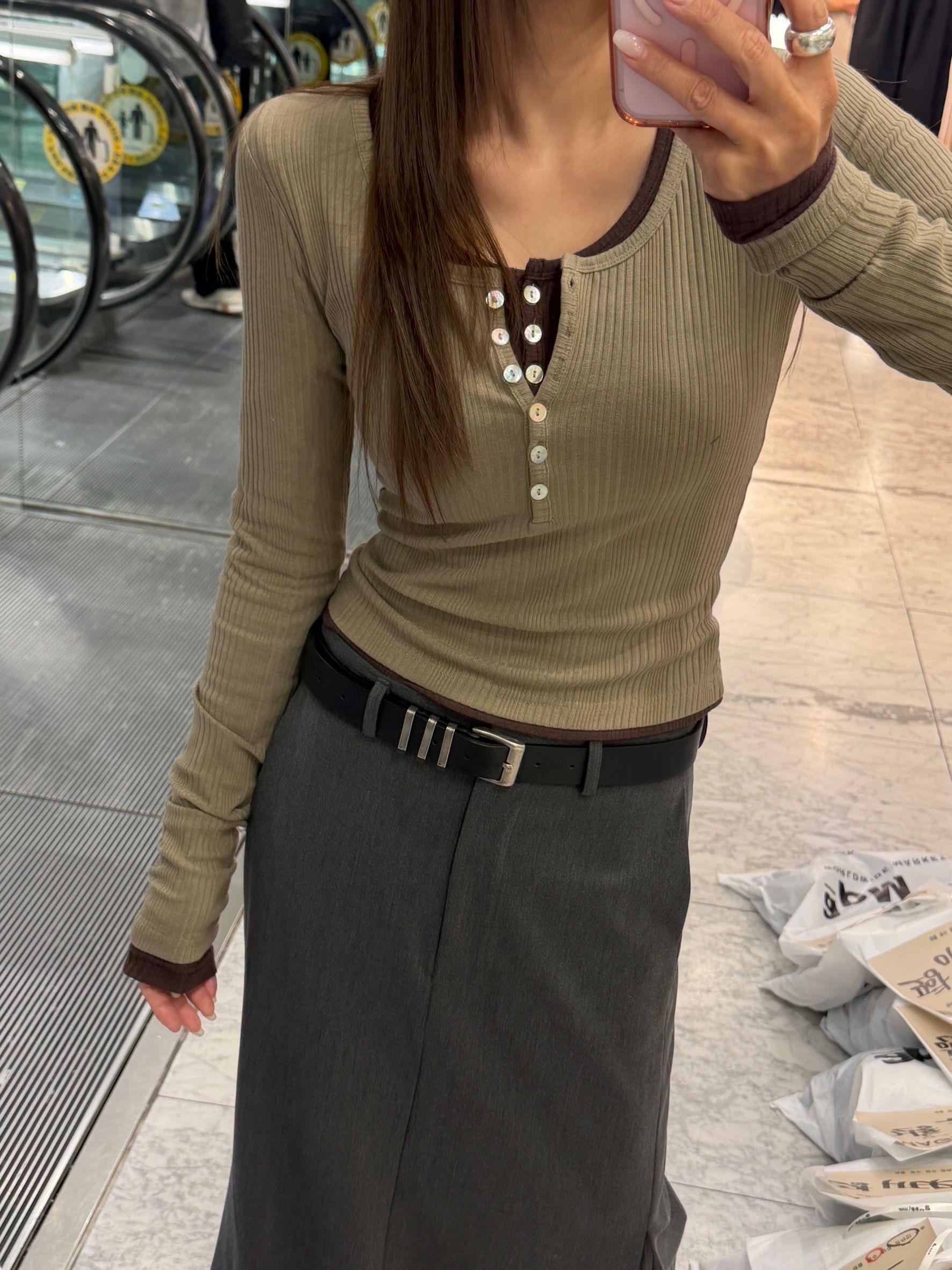 貝殼排扣坑條上衣